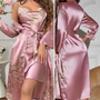 Zweiteiliges Satin-Nachthemd und Kimono mit Blumendruck – Noelle