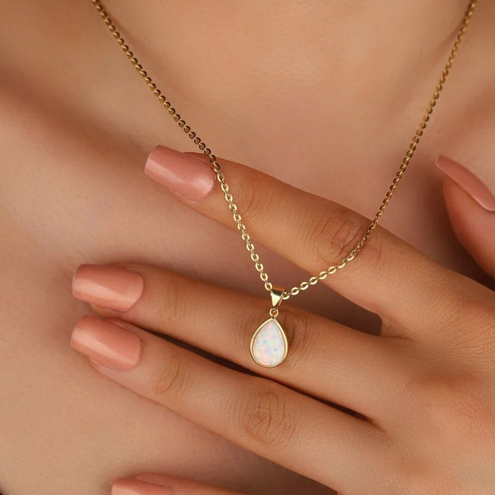 Halskette für Damen | Opal | Gold | Anhänger | Klassisch | Stilvoll-Opal-Luzern Mode