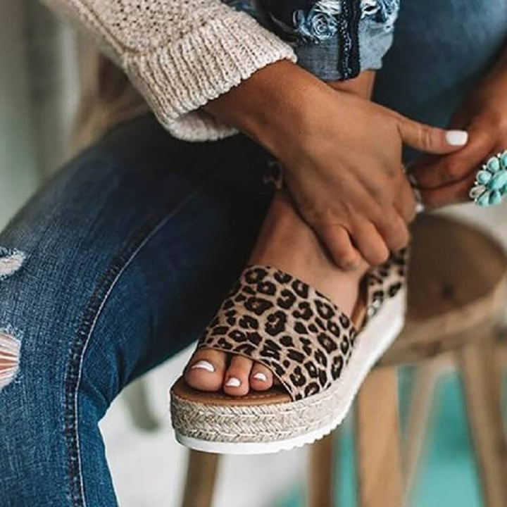 Damen Plateau-Espadrille Sandalen mit Keilabsatz & Riemchen – Livia