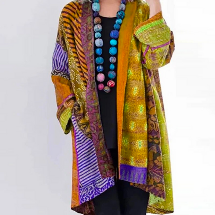 Herbstliche Boho-Strickjacke mit buntem Herbstmuster – Maravilla