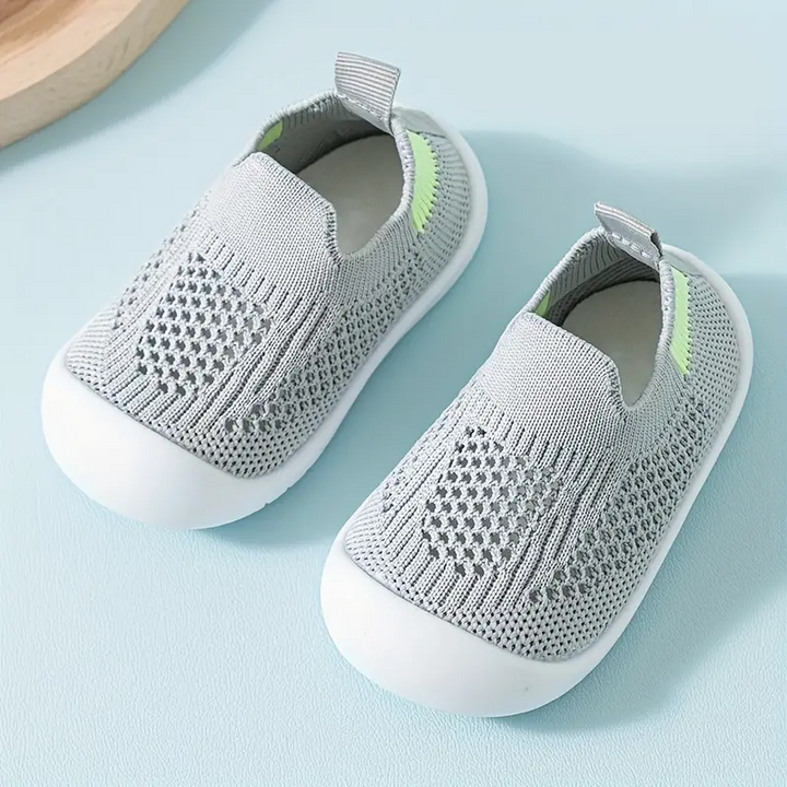 StepEase – Flexible Barfußschuhe für Kinder