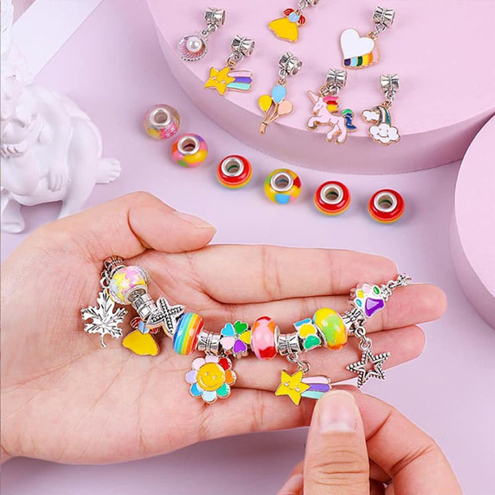 DIY-Armband Bastelset für Kinder mit Perlen, Anhängern & Geschenkbox