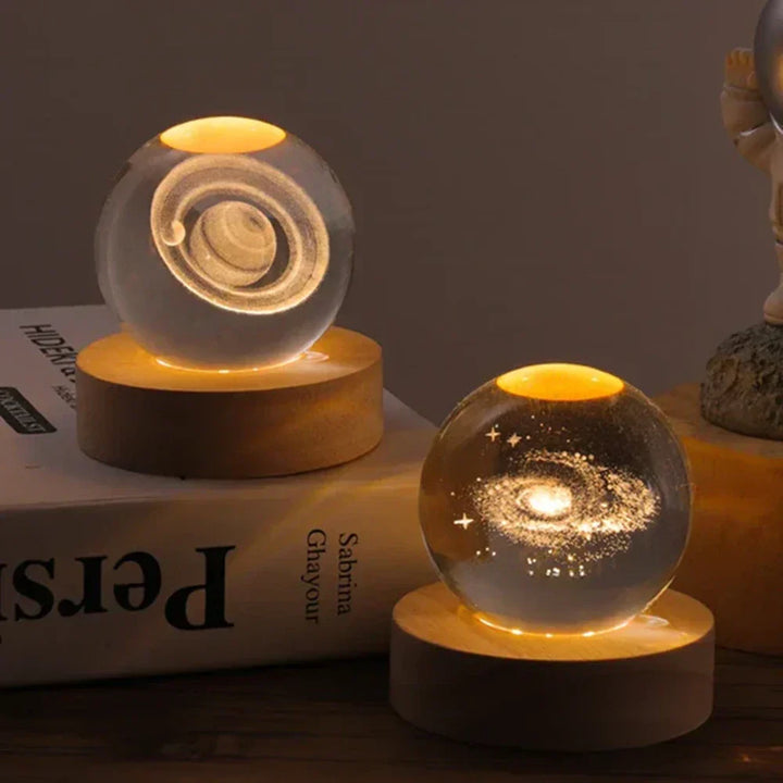 Gravierte Glaskugel | Realistisch | USB | LED | Holz | Kompakt-Luzern Mode