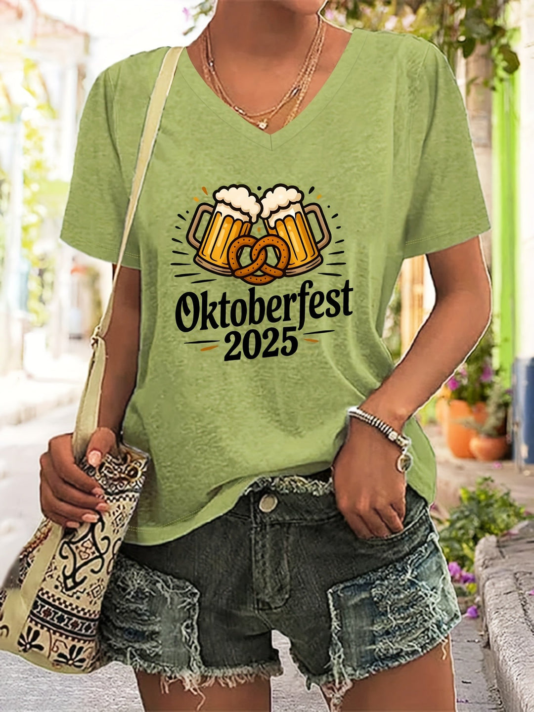 Damen Plus Size V-Ausschnitt T-Shirt mit Grafikprint – Anneliese Oktoberfest 2026