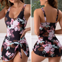 Push-Up Badeanzug mit Rock & figurformendem Effekt – Nela