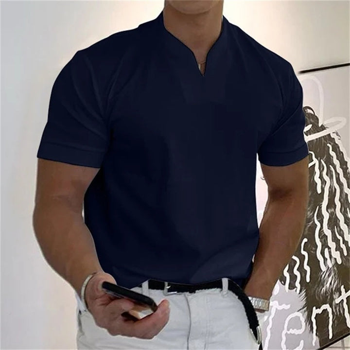 Atmungsaktives Herren Fitnessshirt mit V-Ausschnitt – Timo