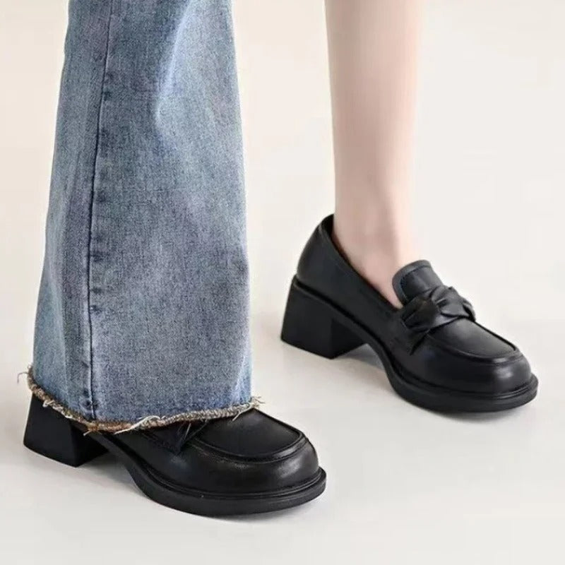Elegante Damenschuhe mit Quadratischem Absatz – Seraphina
