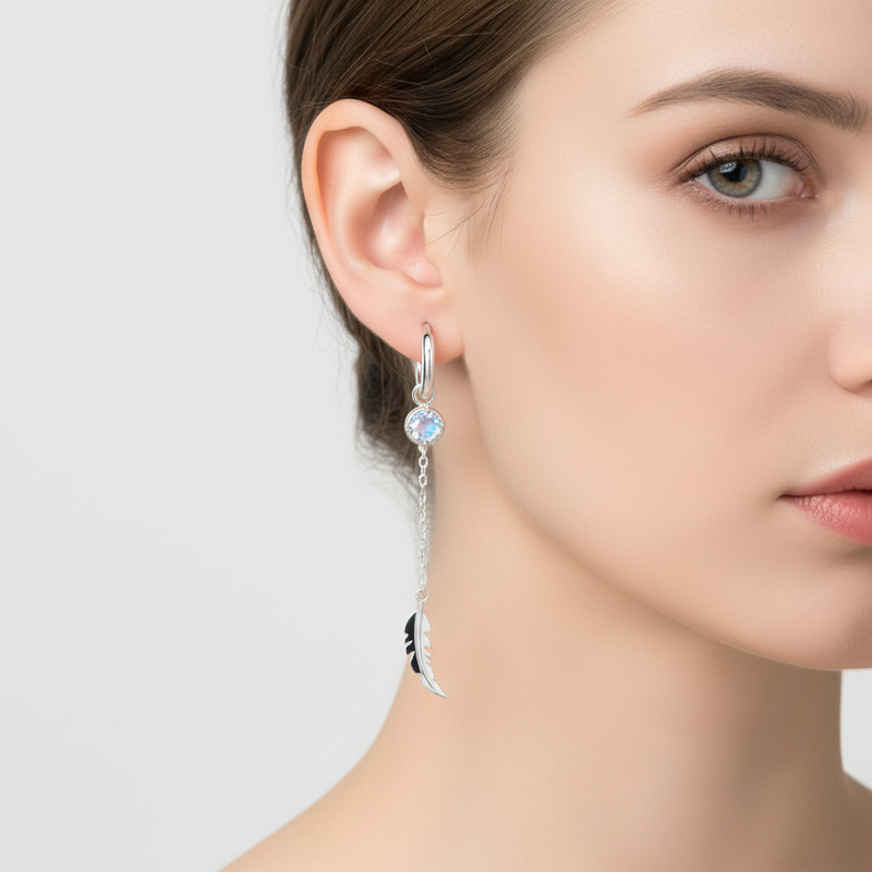 Asymmetrische Feder-Ohrringe - FeatherCharm 