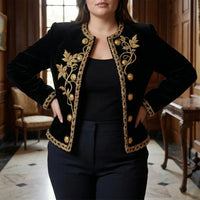 Bestickte Jacke In Großen Größen Mit Durchgehender Knopfleiste - Charlotte