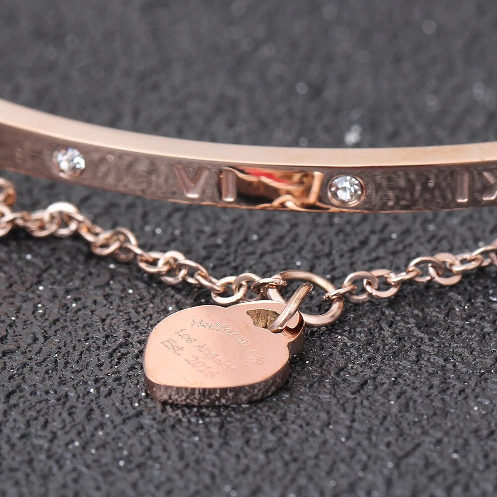 Elegantes Armreifdesign - HeartEmbrace 