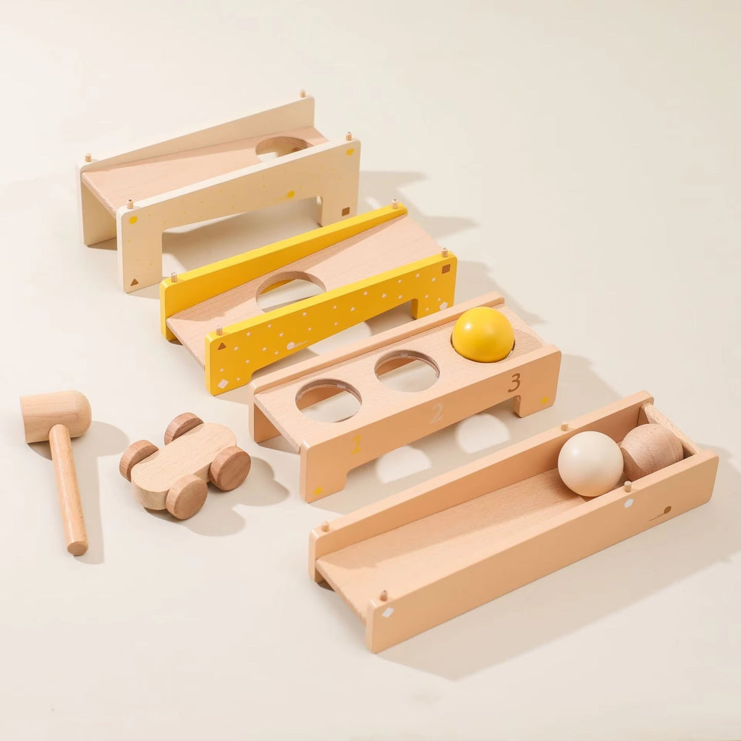 Motorik-Kugelbahn aus Holz mit Hammer und Auto – Spielschub