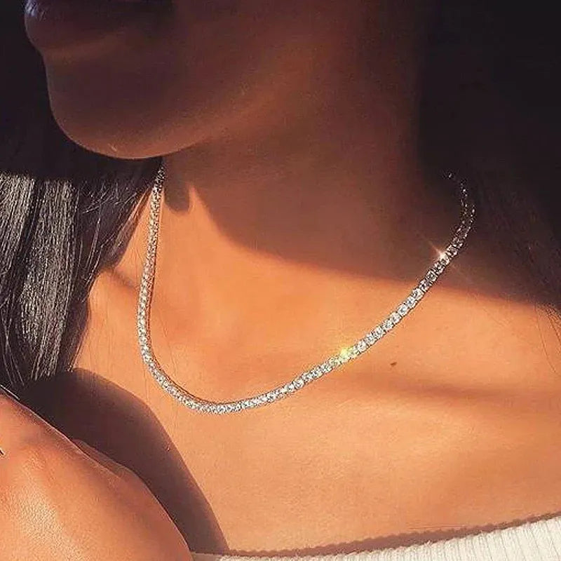 Kristallbesetzte Halskette - CrystalNecklace 
