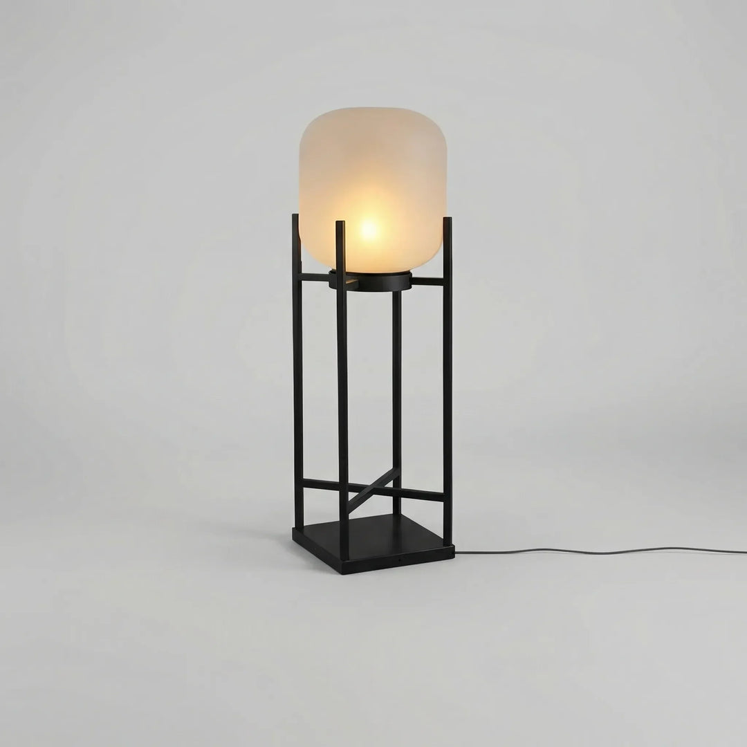 Modern Freestanding Garden Lamp -  Solanthre