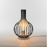 Moderne Metall Tischlampe - LuxeBeam