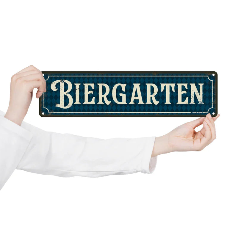 Vintage Metallschild – BiergartenTor Oktoberfest 2026