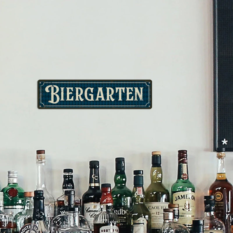 Vintage Metallschild – BiergartenTor Oktoberfest 2026