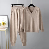 Damen Zweiteilige Strickset mit V-Ausschnitt Pullover & Hose – Noelia