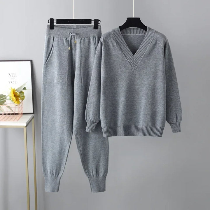 Damen Zweiteilige Strickset mit V-Ausschnitt Pullover & Hose – Noelia