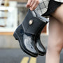 Damen Regenstiefel wasserdicht mit Blumen-Detail & Profilsohle – Serelina