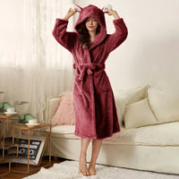 Warme Flanell-Bademantel mit Kapuze und Hasenohren – BunnyHug