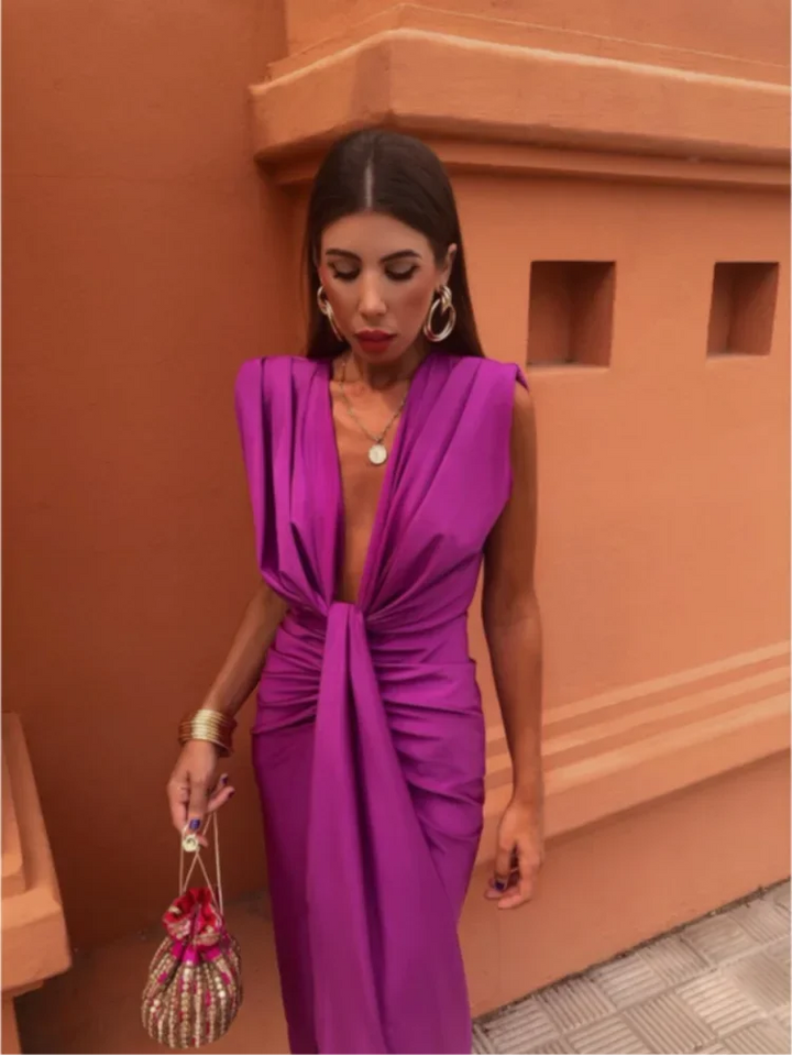 Trendy Abendkleid mit tiefem V-Ausschnitt & tailliertem Schnitt – Malina