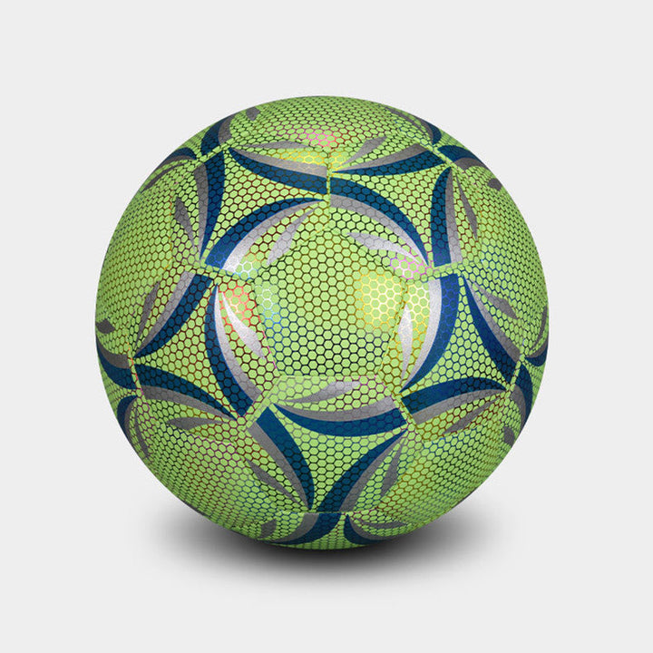 Leucht-Fußball mit Reflektionseffekt – Für Spielspaß bei Tag & Nacht