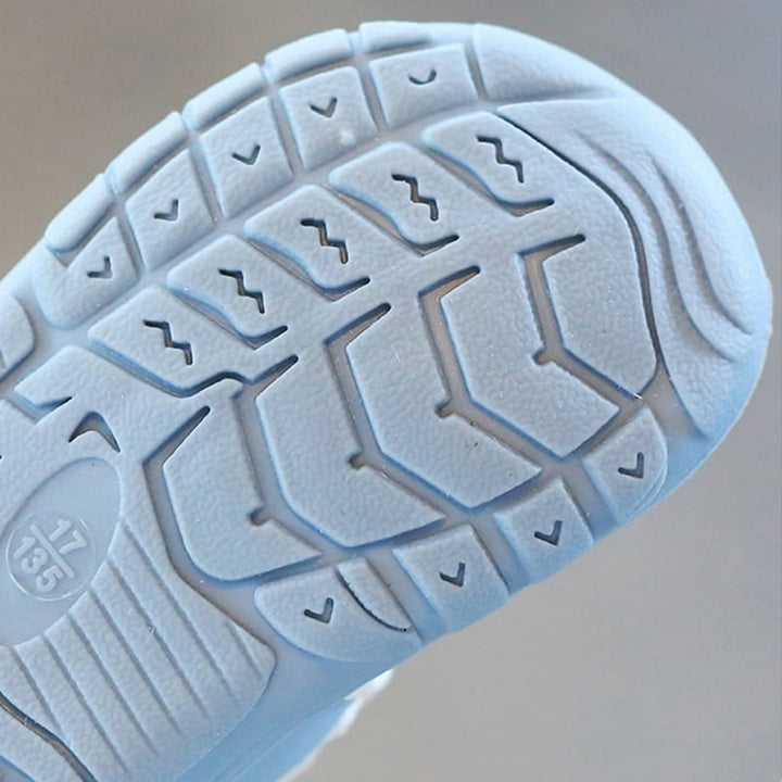 Flexibles Antirutsch-Babybarfußschuh Sky – Entdecken Sie den Komfort