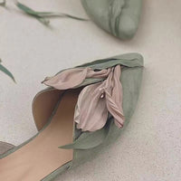 Handgefertigte Spitzen-Ballerinas mit Roséblüten – Odette