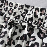 Weit Geschnittene Hose Mit Animal-Print - Prowlise