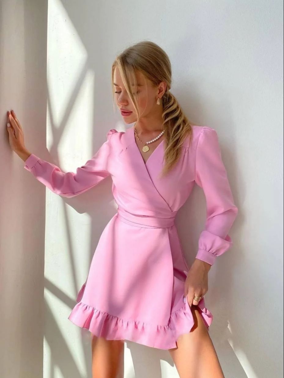 Elegantes Damenkleid mit Rüschen und Wickeloptik kaufen-Luzern Mode