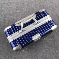 Aluminium-Hartschalenkoffer | TSA-Zahlenschloss | 4 Universalrollen-Blau Silber-XS (30 L)-Luzern Mode
