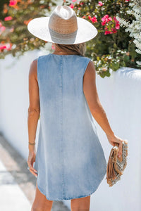 Ärmelloses Denim-Minikleid mit V-Ausschnitt – Skye