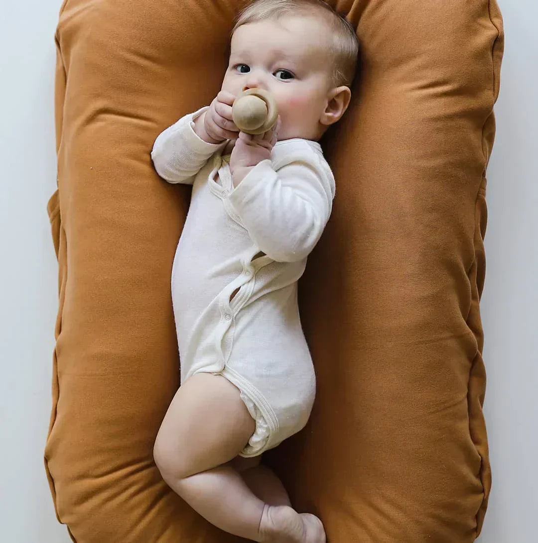 Baby-Nest-Kissen | Ergonomisch | Bequem | Sicher | Atmungsaktiv | Weich-Luzern Mode