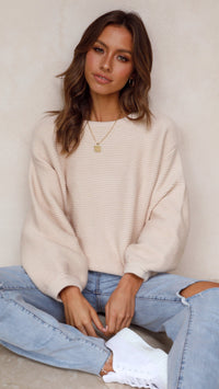Damen Strickpullover mit Jeans für Freizeitmode Outfit-Luzern Mode