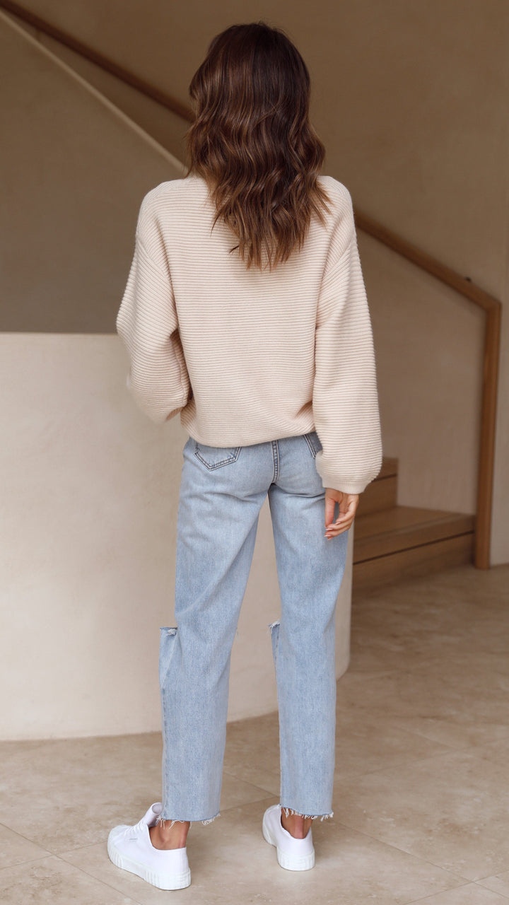 Damen Strickpullover mit Jeans für Freizeitmode Outfit-Luzern Mode