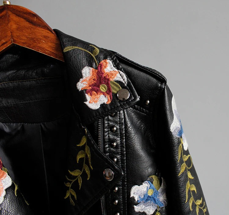 Damen Kunstlederjacke | Vegan | Kurz | Frontreißverschluss | Bestickt-Luzern Mode
