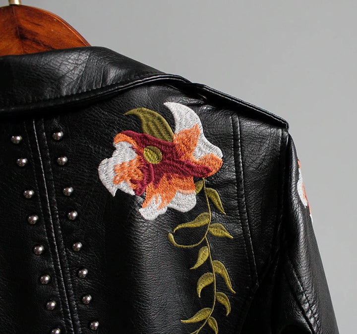 Damen Kunstlederjacke | Vegan | Kurz | Frontreißverschluss | Bestickt-Luzern Mode