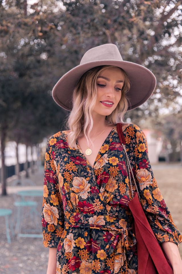 Boho Maxikleid mit Blumenmuster und Volant-Details-Luzern Mode