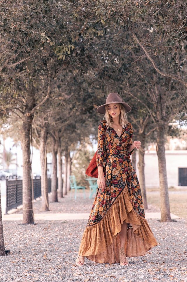 Boho Maxikleid mit Blumenmuster und Volant-Details-Luzern Mode