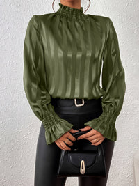 Satin Damenbluse mit langen Ärmeln und gerüschtem Kragen – Noëlle