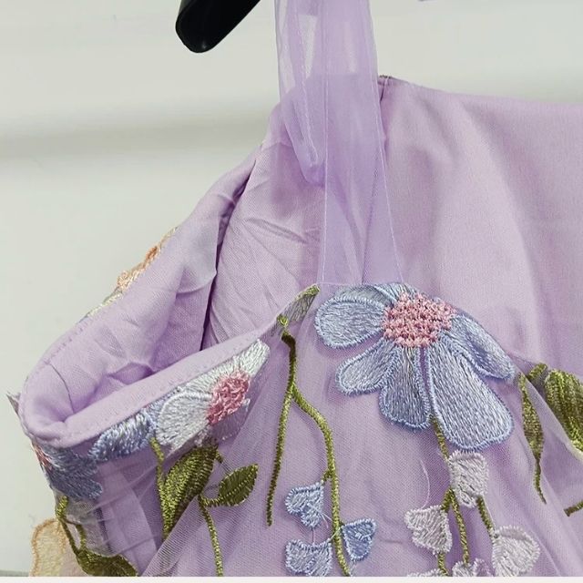 Blumenkleid Damen mit Blumenmuster - Elegantes Sommerkleid-Luzern Mode