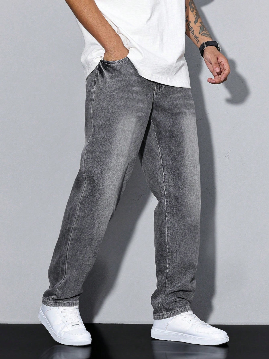 Lässige Herrenjeans mit geradem Bein – Mailand