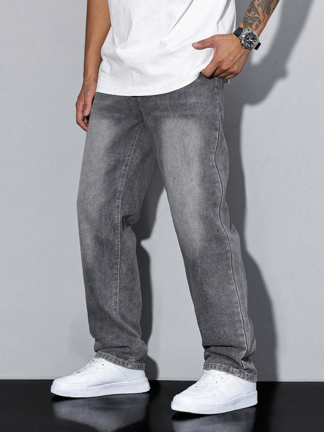 Lässige Herrenjeans mit geradem Bein – Mailand