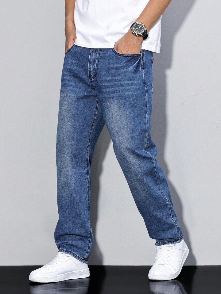 Lässige Herrenjeans mit geradem Bein – Mailand