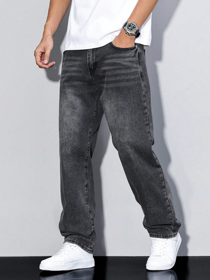 Lässige Herrenjeans mit geradem Bein – Mailand