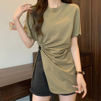 Damen T-Shirt mit seitlicher Raffung und asymmetrischem Design-Grün-XS-Luzern Mode