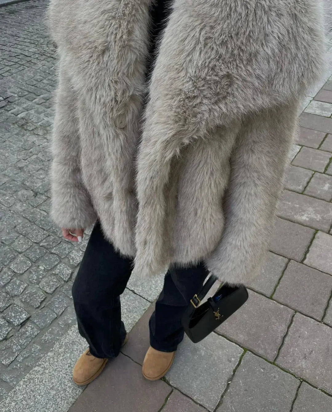 Damen Kunstpelzjacke mit Tasche - Wintermode Trend 2023-Luzern Mode