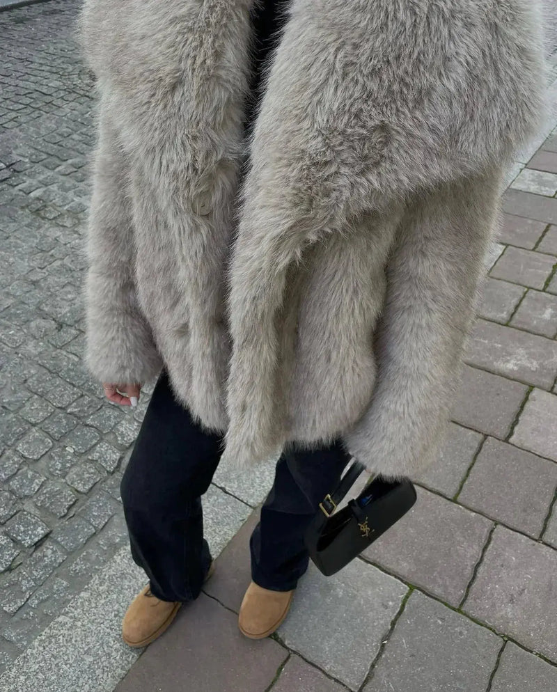 Damen Kunstpelzjacke mit Tasche - Wintermode Trend 2023-Luzern Mode