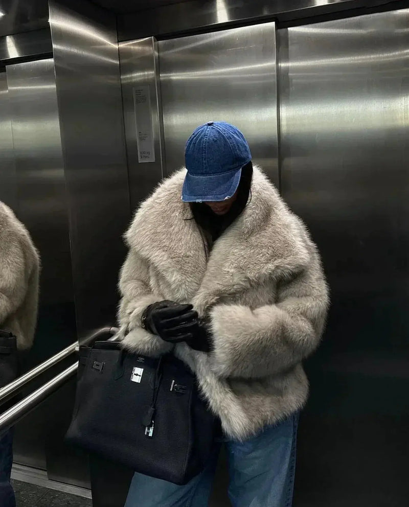 Damen Kunstpelzjacke mit Tasche - Wintermode Trend 2023-XS-Luzern Mode