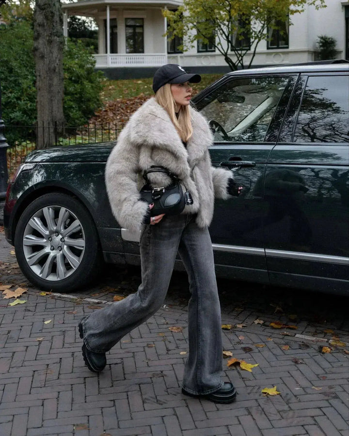 Damen Kunstpelzjacke mit Tasche - Wintermode Trend 2023-Luzern Mode
